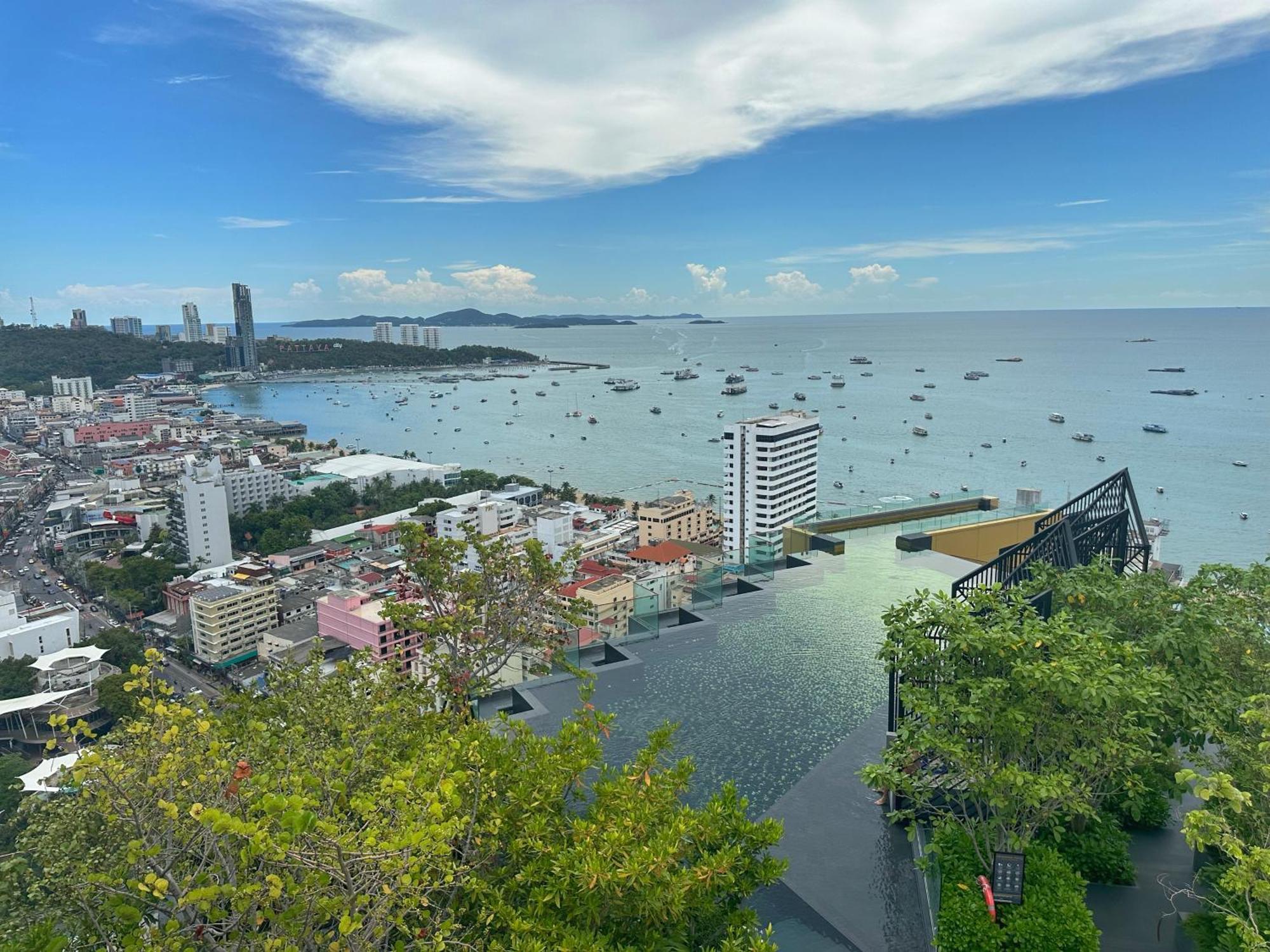 The Edge Central Pattaya Exterior photo